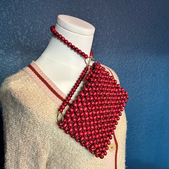 VINTAGE 60s/70s era ruby red wooden bead clutch purse/shoulder bag - Picture 4 of 16